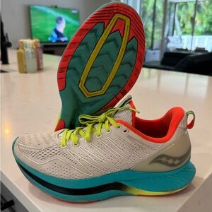 Saucony Mens Size 10 US Endorphin Shift S20577-10 White Running Shoes Sneakers